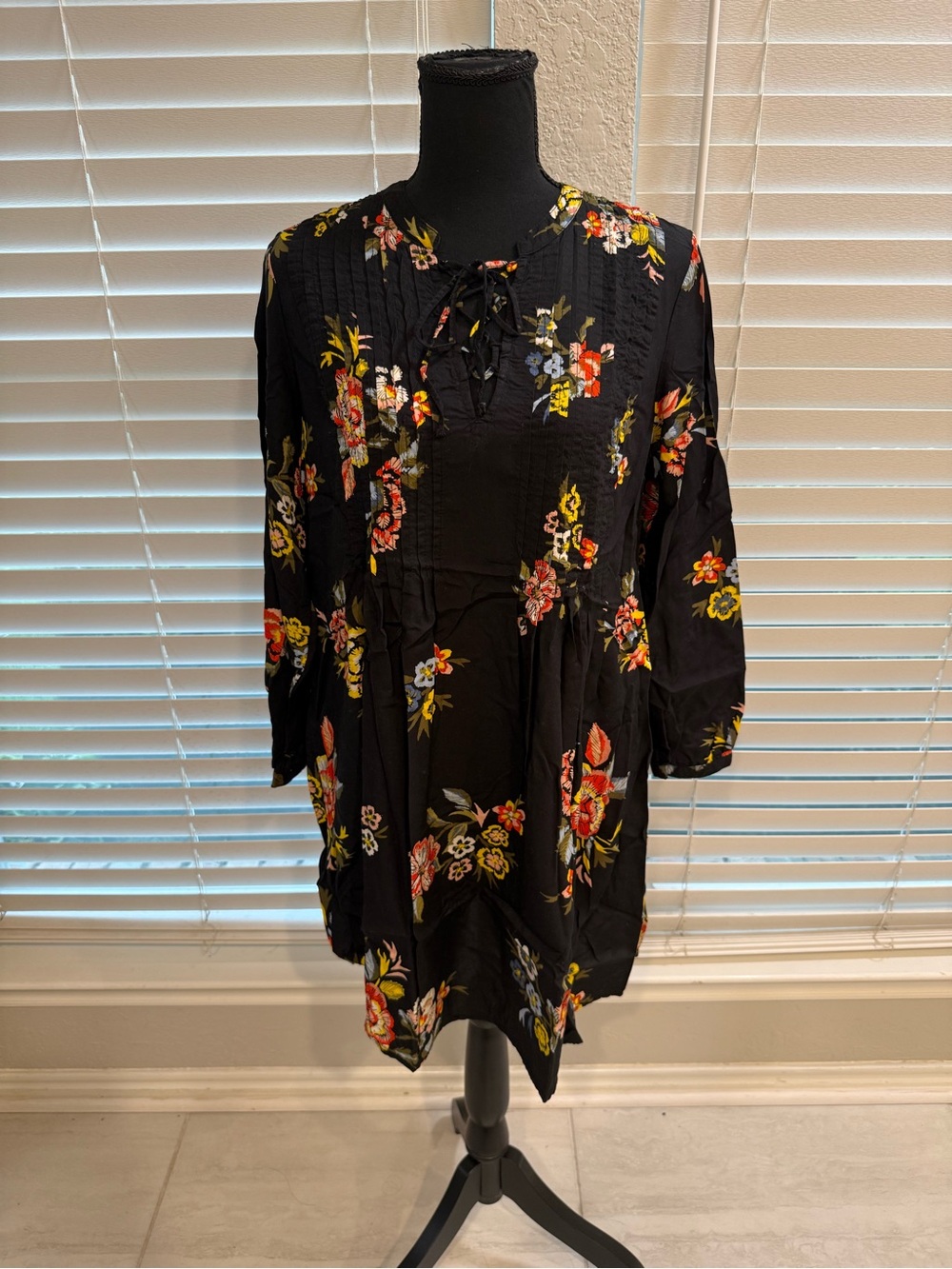 Black Floral Lace-Up Tunic Dress